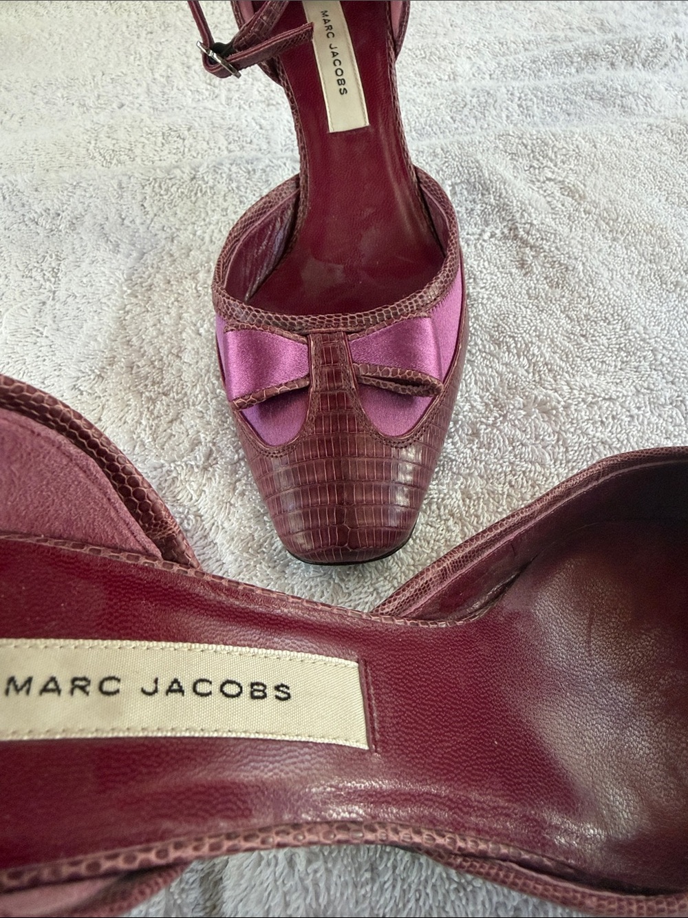 Vintage Marc Jacobs Brand New Pink Satin and Burgundy Leather Bow Pumps - Picture 2 of 7